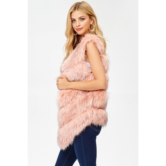 ⭐️HOST PICK⭐️ Fabulous Pink Faux Fur Vest - Picture 4 of 8